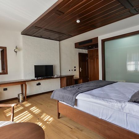 Hotel Barleti Призрен Экстерьер фото