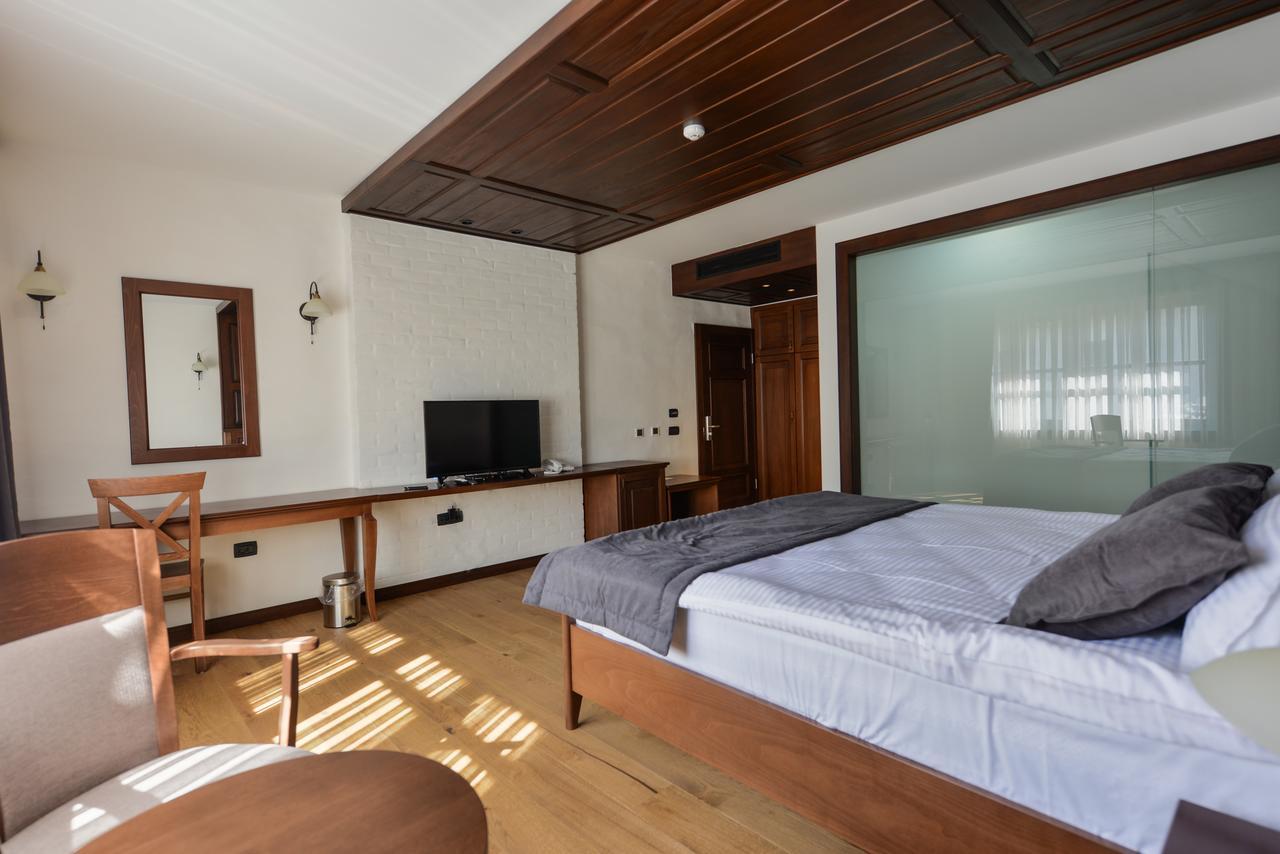 Hotel Barleti Призрен Экстерьер фото