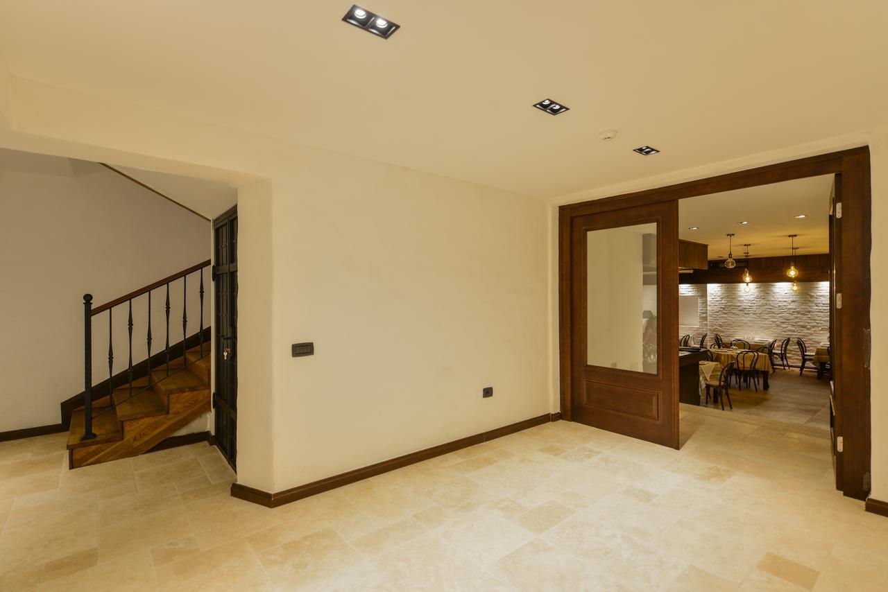 Hotel Barleti Призрен Экстерьер фото